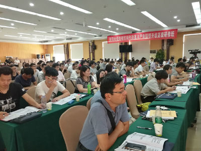 鄭州專技教育網(wǎng) 專業(yè)引領(lǐng)，賦能未來(lái)——全面解析教育信息咨詢服務(wù)的價(jià)值與路徑